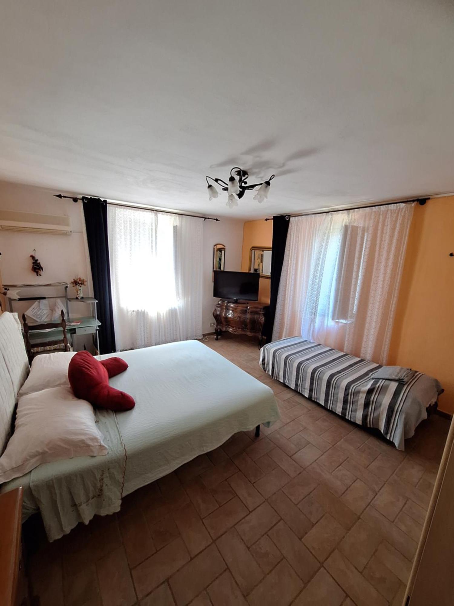 Mama' Hotel Castell'Anselmo Buitenkant foto