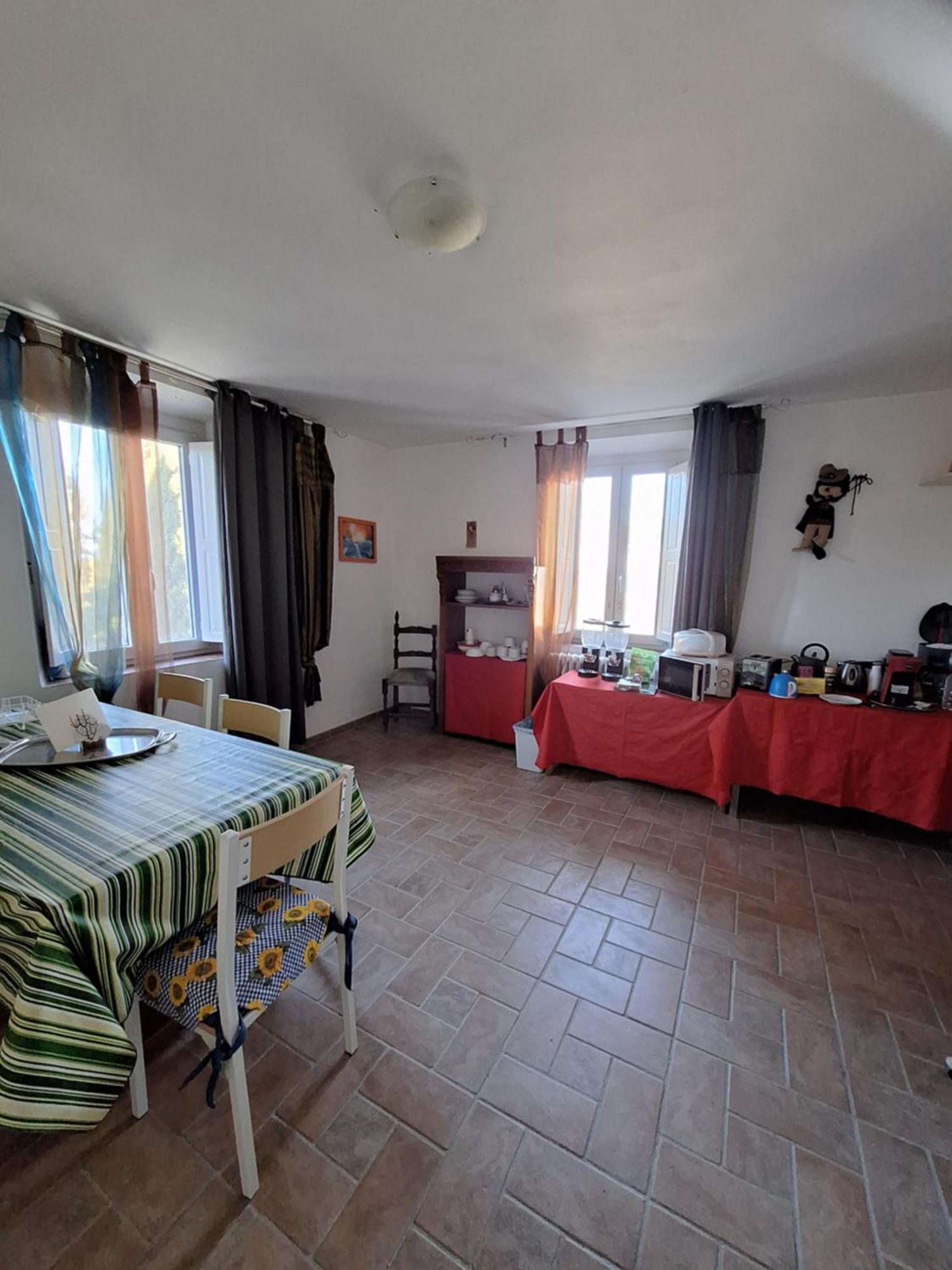 Mama' Hotel Castell'Anselmo Buitenkant foto